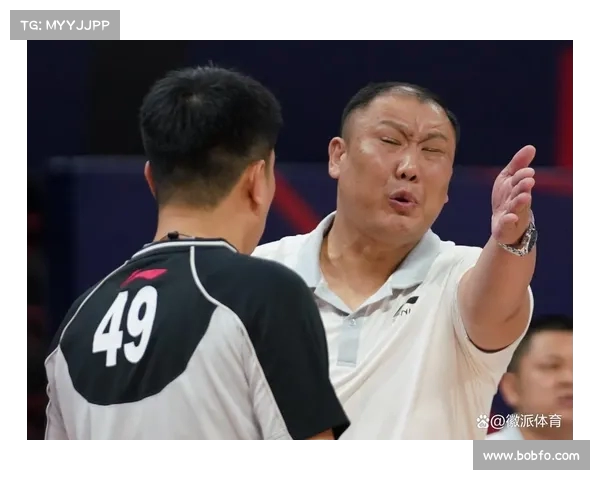 CBA裁判判罚争议再度引发热议 球迷与专家各执一词 CBA裁判判罚争议再度引发热议 球迷与专家各执一词